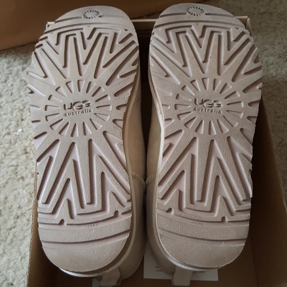 Authentic Ugg Cream Mini Boots - SOLD - Picture 4 of 8
